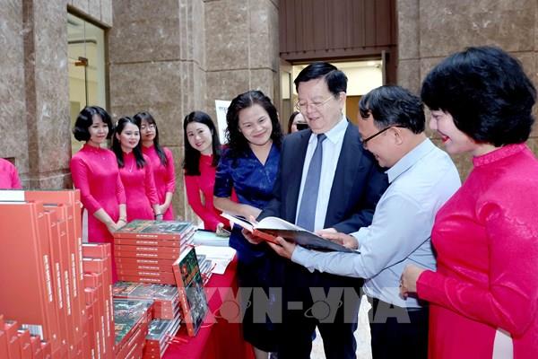 Thông tấn xã Việt Nam ra mắt sách ảnh "A80: Tổ quốc trong tim"