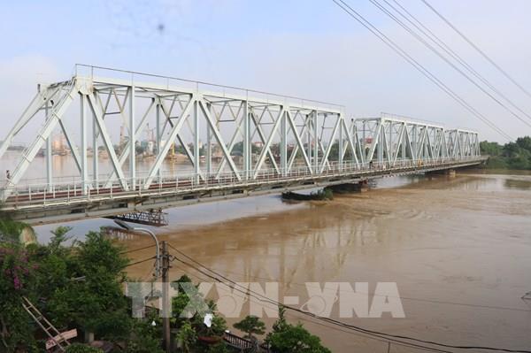 Thời tiết ngày 12/10: Lũ trên sông Thương (Bắc Ninh) vẫn trên báo động 3
