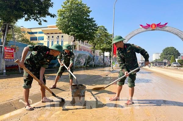 Hỗ trợ sau lũ ở Thái Nguyên: Làm xong việc chứ không làm hết giờ