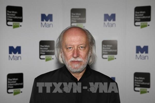 Tiểu thuyết gia người Hungary giành giải Giải Nobel Văn học 2025