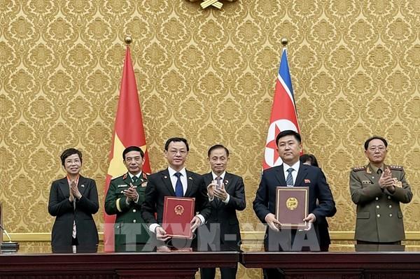 Lễ ký kết các văn kiện hợp tác song phương Việt Nam – Triều Tiên