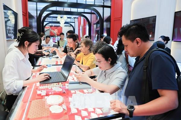 Sàn giao dịch vàng: Kỳ vọng lớn, bước đi thận trọng