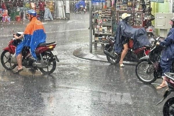 Dự báo thời tiết ngày 11/10: Nam Bộ có mưa rào và dông