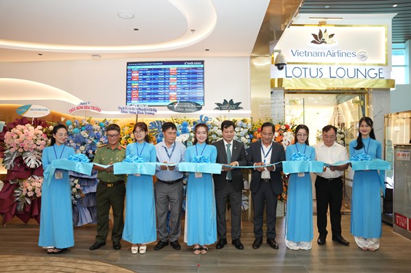 Vietnam Airlines khai trương Phòng khách Bông Sen tại nhà ga T2 sân bay Đà Nẵng