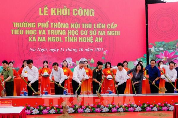 Tổng Bí thư Tô Lâm dự lễ khởi công trường nội trú liên cấp Na Ngoi, tỉnh Nghệ An