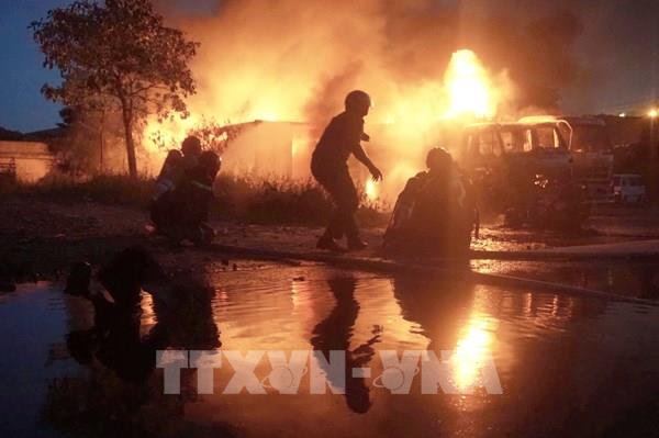 Đà Nẵng khống chế đám cháy xe bồn gần trạm xăng