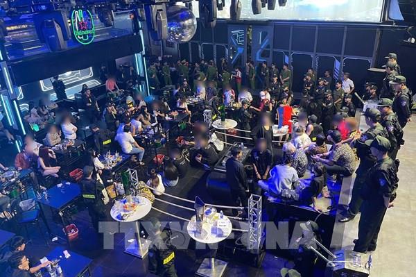 Công an Cần Thơ phát hiện 16 người dương tính với ma túy tại quán bar, karaoke