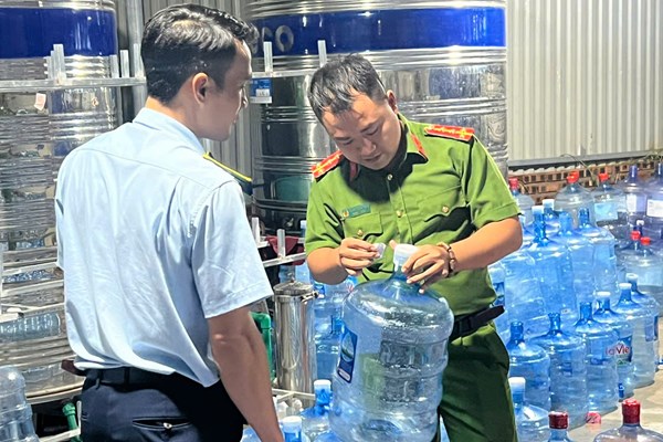 Nước tinh khiết giả, vấn nạn cần sớm loại bỏ khỏi thị trường