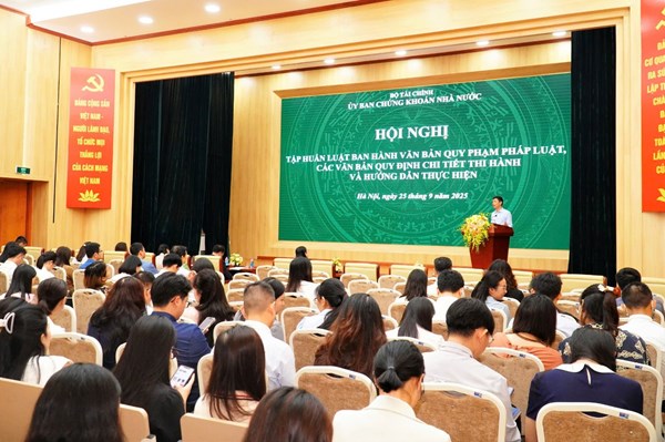 Đổi mới tư duy xây dựng pháp luật trong quản lý thị trường chứng khoán