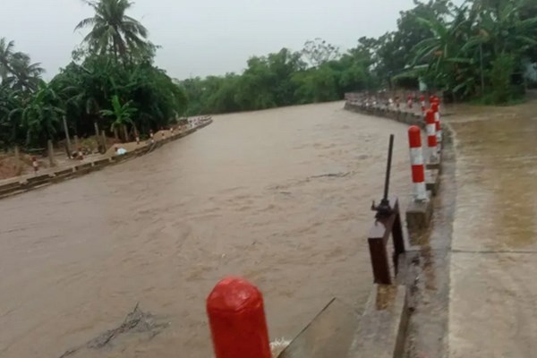 Mưa lớn gây ngập úng tại xã Phú Lộc (Huế)