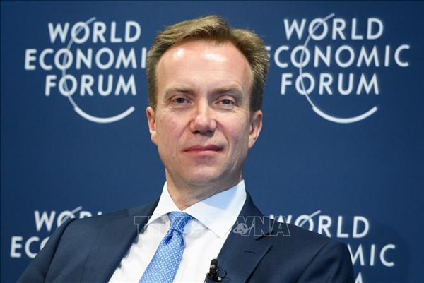 Chủ tịch WEF: Đầu tư cho AI năm 2025 dự kiến vượt 500 tỷ USD