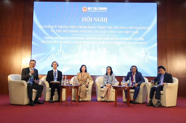 Vai trò ngành quỹ trong thu hút vốn và phát triển thị trường chứng khoán Việt Nam