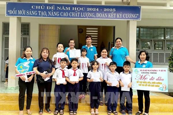 Viết yêu thương cho những "mầm xanh"