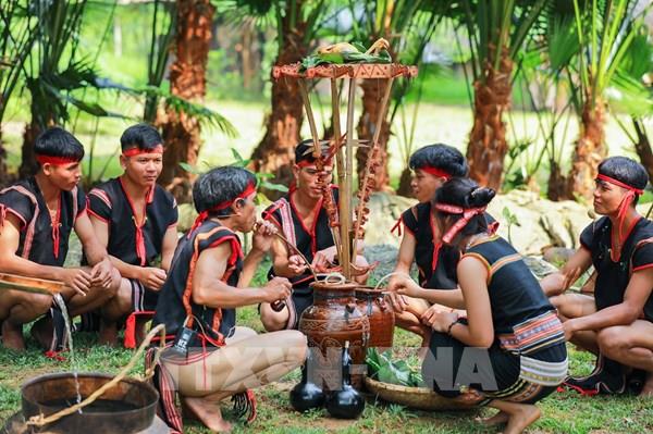 Lễ cúng giọt nước của đồng bào Ba Na, tỉnh Gia Lai