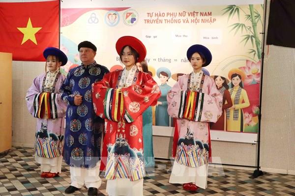 Thông điệp về tình yêu, sự gắn kết và tự hào dân tộc giữa lòng châu Âu