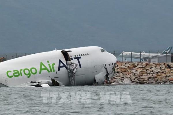 Thông tin về vụ tai nạn vụ máy bay trượt khỏi đường băng ở Hong Kong (Trung Quốc)