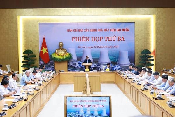 Thủ tướng Phạm Minh Chính chủ trì phiên họp về xây dựng nhà máy điện hạt nhân