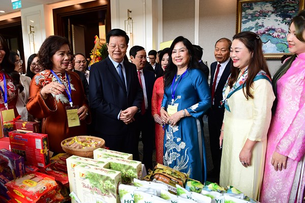 Vinh danh 98 nữ doanh nhân Việt Nam tiêu biểu Bông Hồng Vàng năm 2025