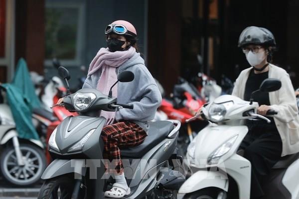 Hình ảnh Hà Nội se lạnh trong cơn gió đầu mùa