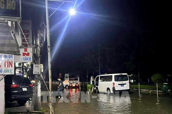 Cần Thơ: Thăm hỏi gia đình 2 học sinh tử vong do điện giật khi triều cường dâng