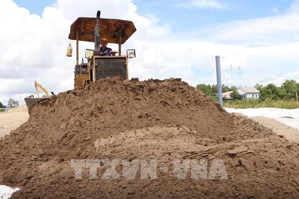 Gỡ “bài toán” vật liệu cao tốc Châu Đốc - Cần Thơ - Sóc Trăng