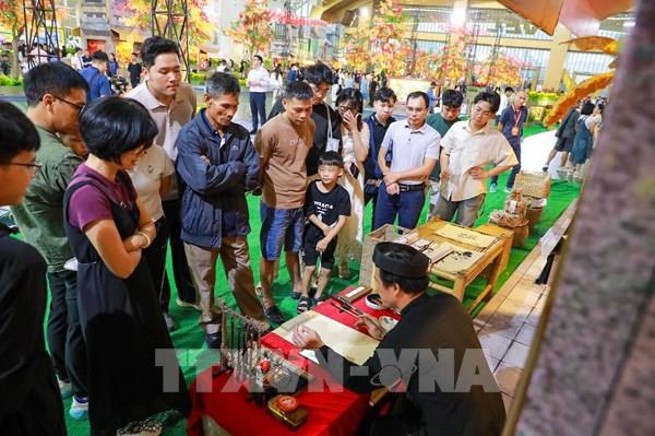 Hội chợ Mùa Thu 2025 đón lượng khách tham quan kỷ lục
