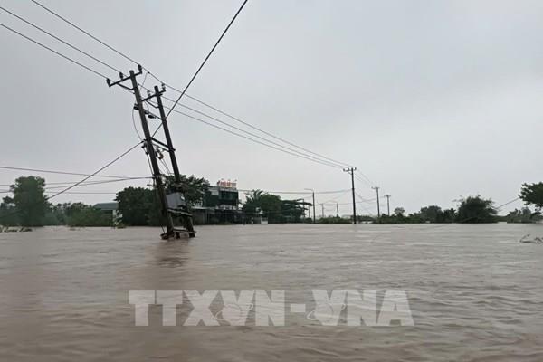 Cục Đường bộ khẩn trương thông tuyến quốc lộ các tỉnh miền Trung và Tây Nguyên