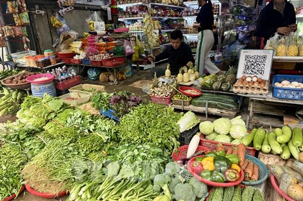 Giá rau sau bão tại các chợ dân sinh ở Hà Tĩnh tăng cao