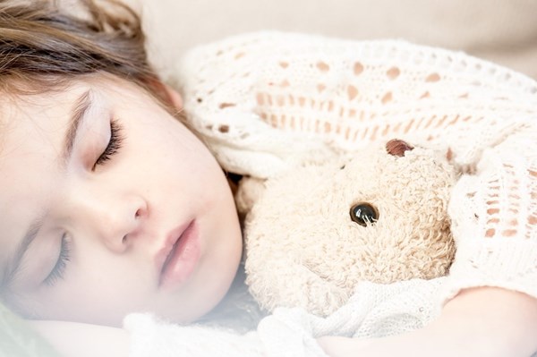 Ngủ đủ giấc giúp giảm nguy cơ béo phì ở trẻ