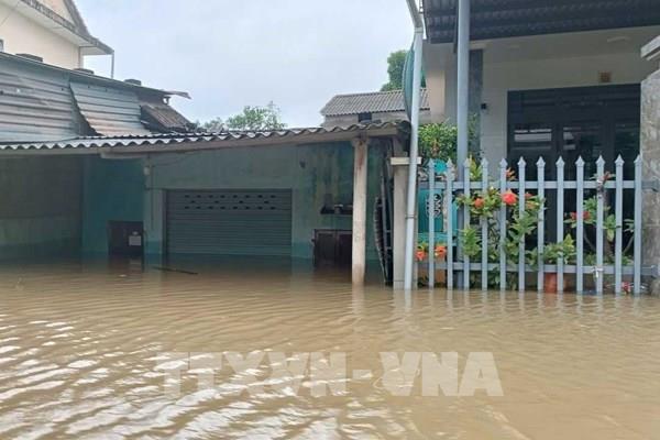 Huế: Lũ trên sông Bồ xuống chậm, vẫn duy trì nguy hiểm trên mức báo động 3