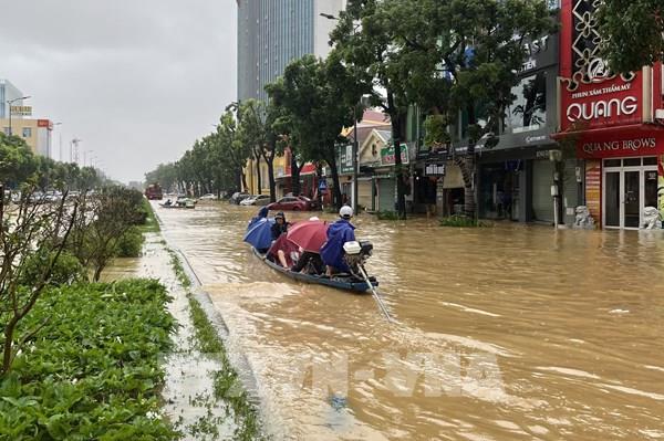Huế: Mưa lũ làm 1 người chết, 1 người mất tích, 35.000 ngôi nhà bị ngập lụt