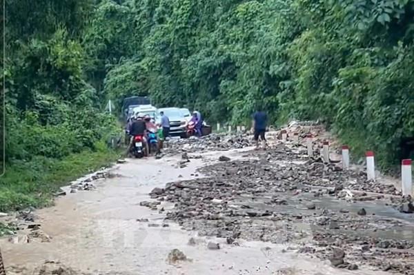 Khánh Hòa sạt lở nghiêm trọng tại các tuyến đường miền núi