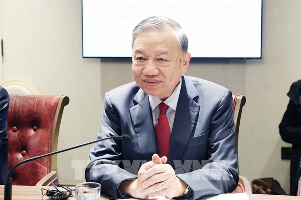 Tổng Bí thư Tô Lâm dự tọa đàm về công nghệ AI và chip bán dẫn tại Anh