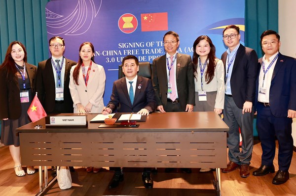 Ký Nghị định thư nâng cấp Hiệp định Thương mại tự do ASEAN - Trung Quốc (ACFTA 3.0)