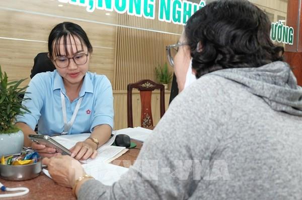 Từ nụ cười công sở đến chính quyền số gần dân, vì dân