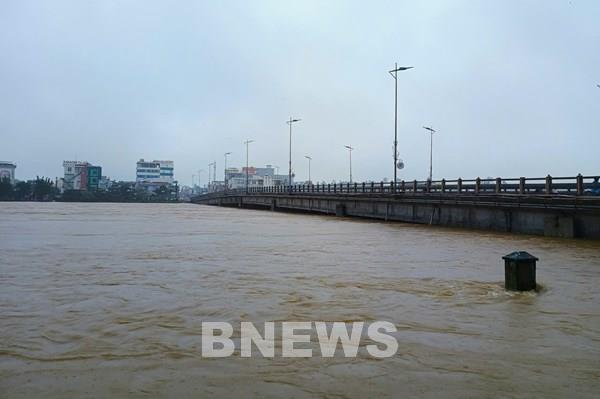 Phân luồng từ xa lên cao tốc Đà Nẵng – Quảng Ngãi khi cầu Châu Ổ tạm dừng lưu thông