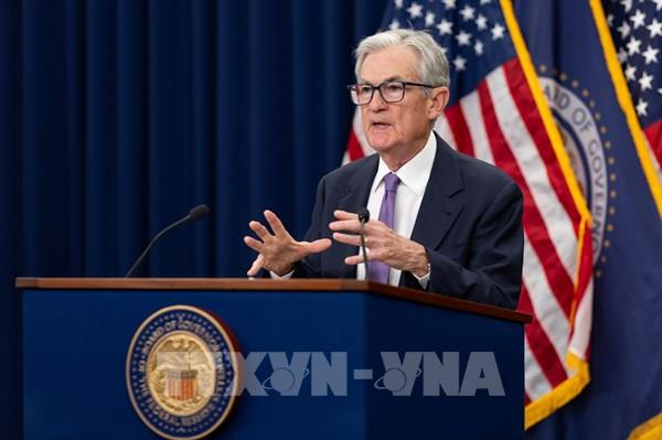 Fed hạ lãi suất xuống mức thấp nhất trong ba năm