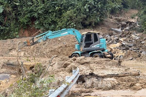 Quảng Ngãi đề nghị hỗ trợ 800 tỷ đồng khắc phục hậu quả mưa lũ