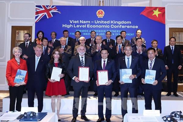 Tổng Bí thư Tô Lâm chứng kiến Lễ trao thỏa thuận hợp tác Việt Nam - Anh