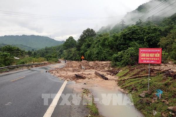 Tuyến đường Hồ Chí Minh còn nhiều điểm sạt lở nghiêm trọng