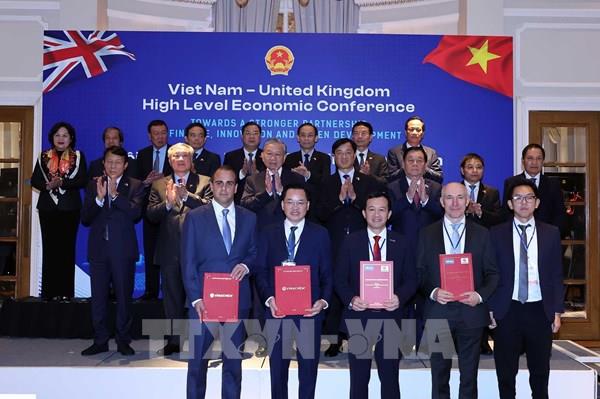 Vinachem ký hợp tác với Tập đoàn Robertet dưới sự chứng kiến của Tổng Bí thư Tô Lâm