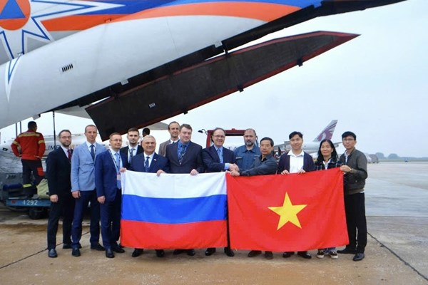 Nga viện trợ khẩn cấp gần 30 tấn hàng cứu trợ cho người dân vùng lũ ở Huế