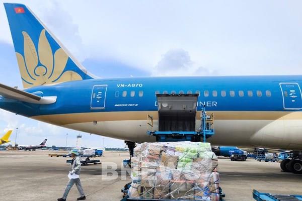 Vietnam Airlines vận chuyển miễn phí hàng hóa hỗ trợ vùng mưa lũ miền Trung