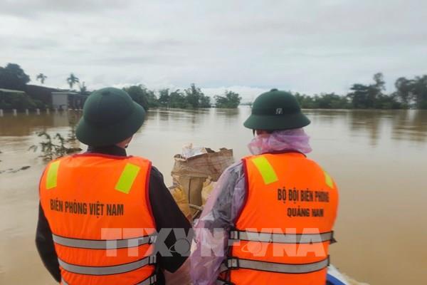 Đà Nẵng chung sức vượt lũ, khôi phục cuộc sống