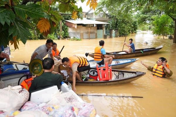 Đà Nẵng chung sức vượt lũ, khôi phục cuộc sống
