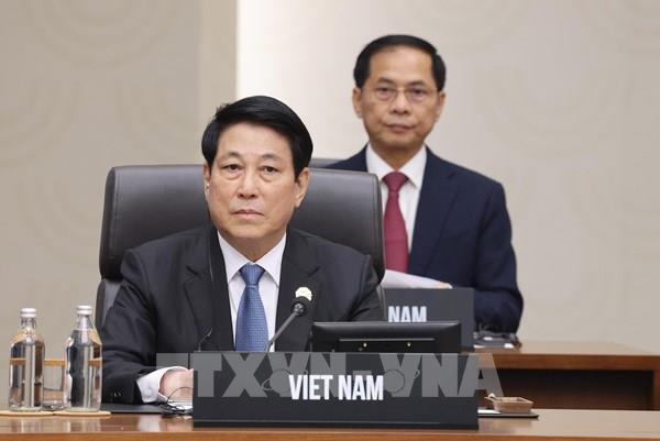 Chủ tịch nước Lương Cường dự phiên thứ nhất của Hội nghị các nhà lãnh đạo APEC 2025