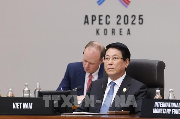 Tuần lễ Cấp cao APEC 2025: Chủ tịch nước Lương Cường gặp các lãnh đạo APEC