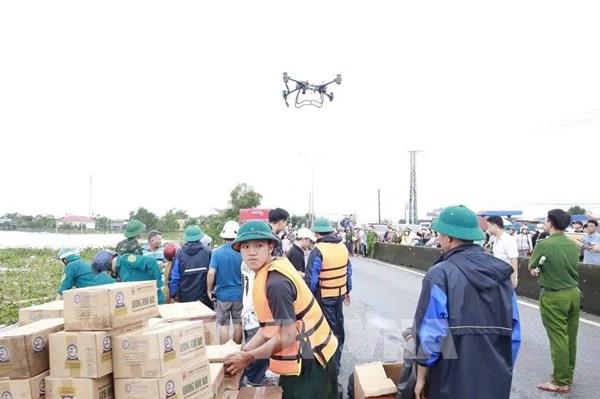 Giữa thiên tai vẫn xin nhường cho người khó khăn hơn