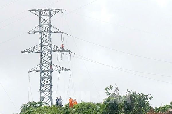 Huế cấp điện trở lại cho gần 100% khách hàng sau lũ đặc biệt lớn