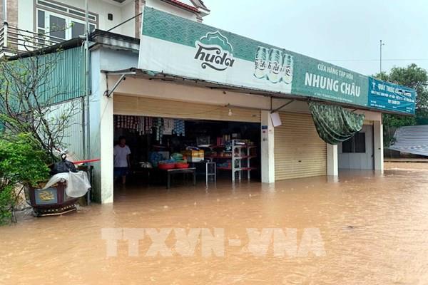 Mưa lớn gây ngập lụt 1.700 nhà dân ở Hà Tĩnh